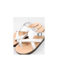 Chinelos Brancos de Senhora Ginova com Fivela