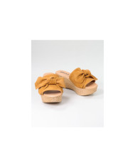 Women's Camel Slippers in Cunha with Lace