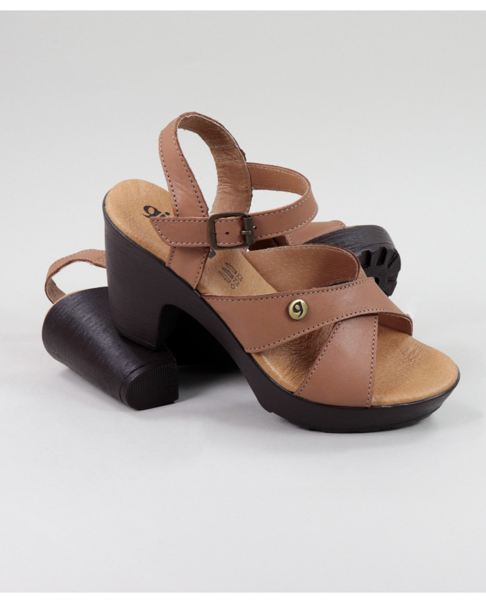 Sandália Compensada de Senhora Ginova