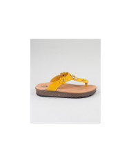 Chinelos Amarelos de Senhora Ginova com Flor Decorativa