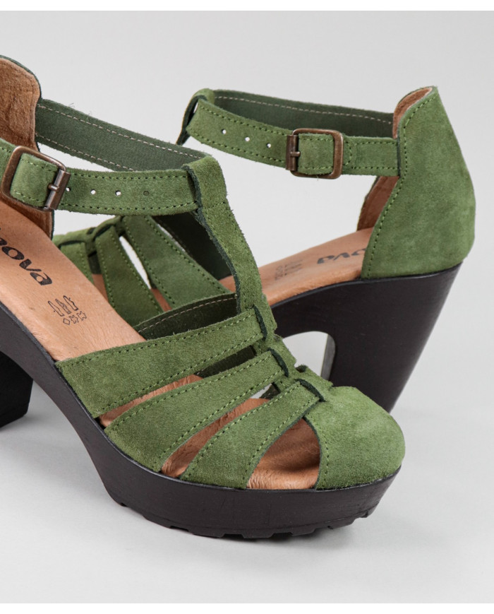 Green Sandals by Senhora Ginova in Camurça