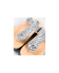 Chinelos Zebra de Senhora Ginova de Enfiar no Dedo