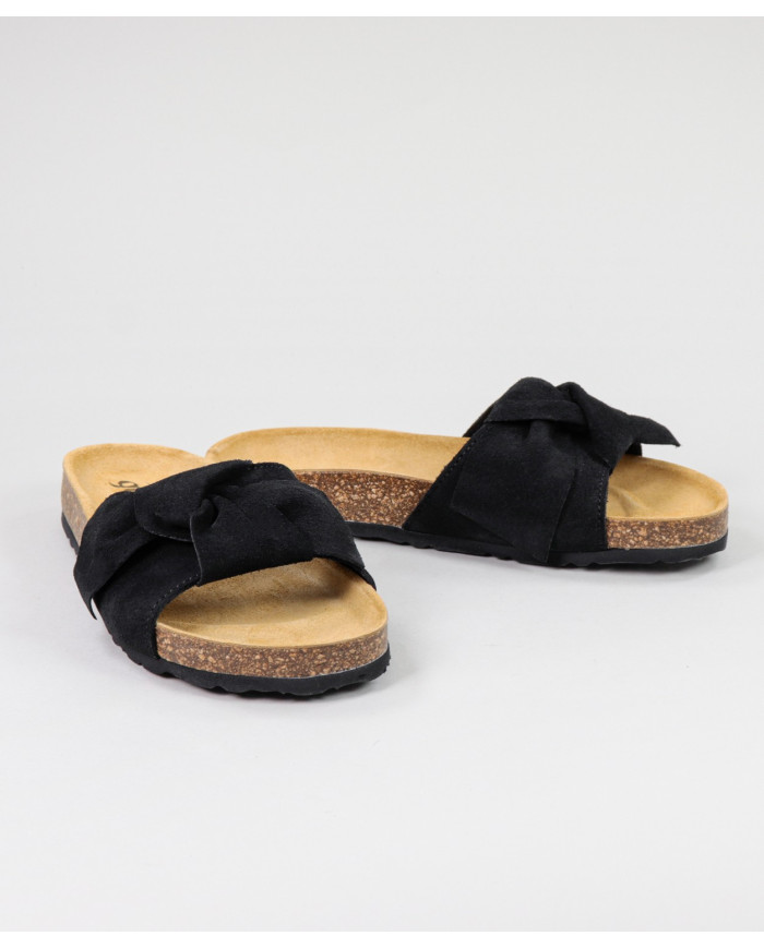 Chinelos Pretos de Senhora Ginova com Laço