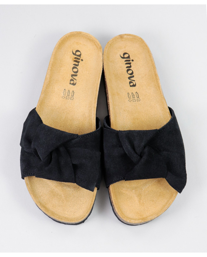 Chinelos Pretos de Senhora Ginova com Laço