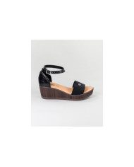 Black Sandals of Lady Ginova Closed Back