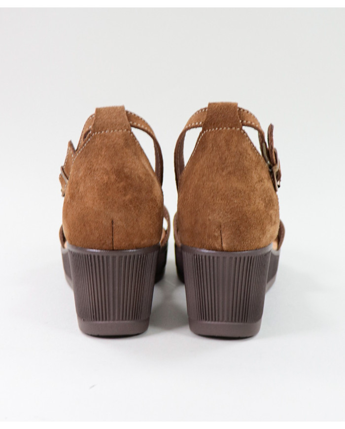 Camel de Senhora Ginova Sandals Closed Back