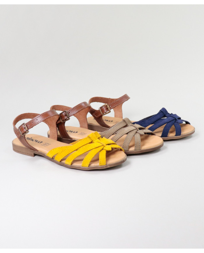 Lady Ginova Sandals with Cross Strips in Camurça