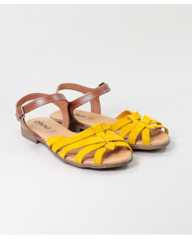 Yellow Sandals of Lady Ginova with Cross Strips in Camurça