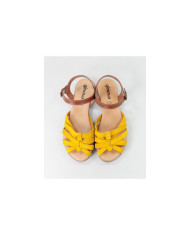 Yellow Sandals of Lady Ginova with Cross Strips in Camurça