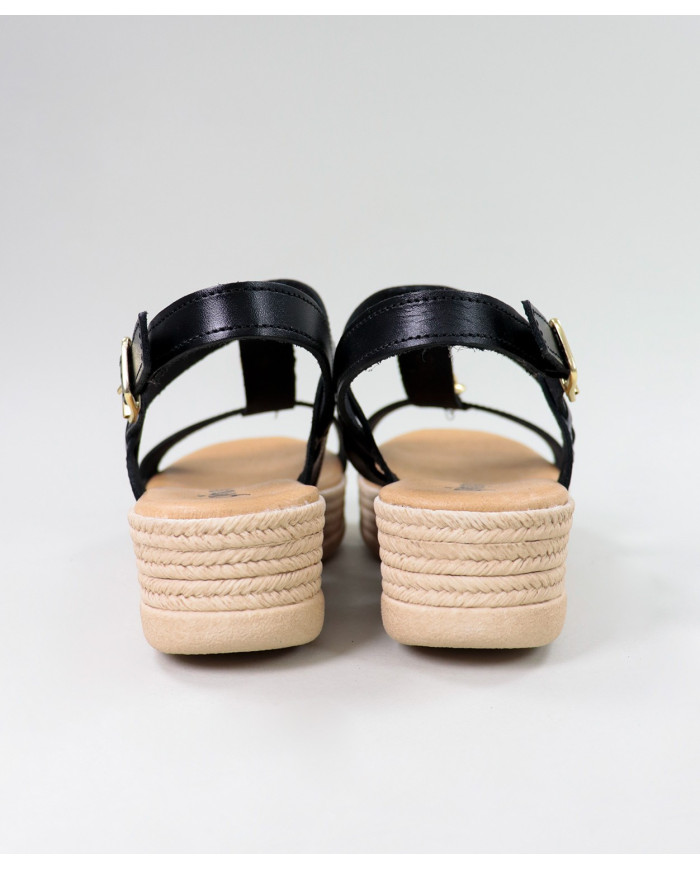 Sandals Lady Ginova with Golden Chain