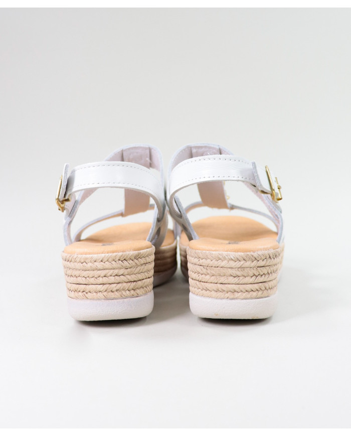 Sandals Lady Ginova with Golden Chain