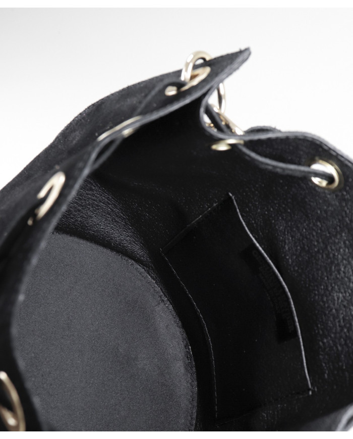 Black Round Bucket Bag in Skin