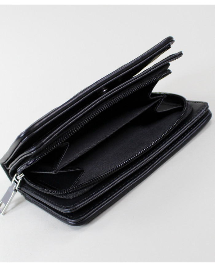 Cartera negra de mujeres con costuras