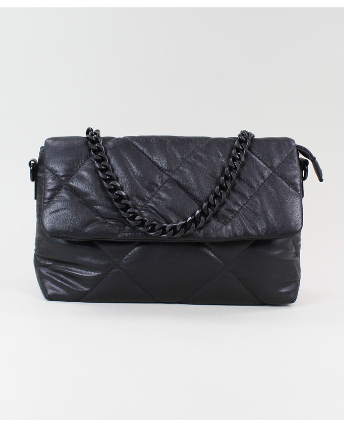 Mala negra de Lady con cadena