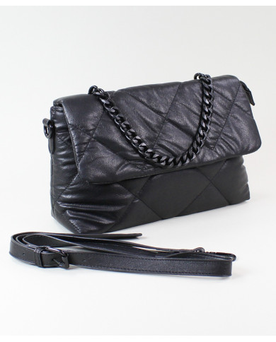 Mala negra de Lady con cadena