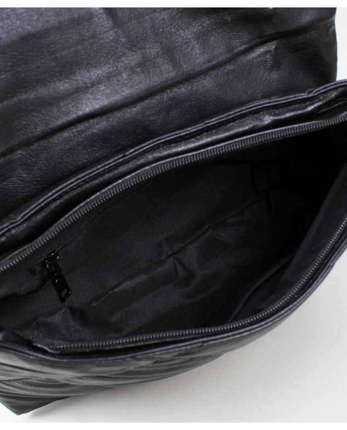 Mala negra de Lady con cadena