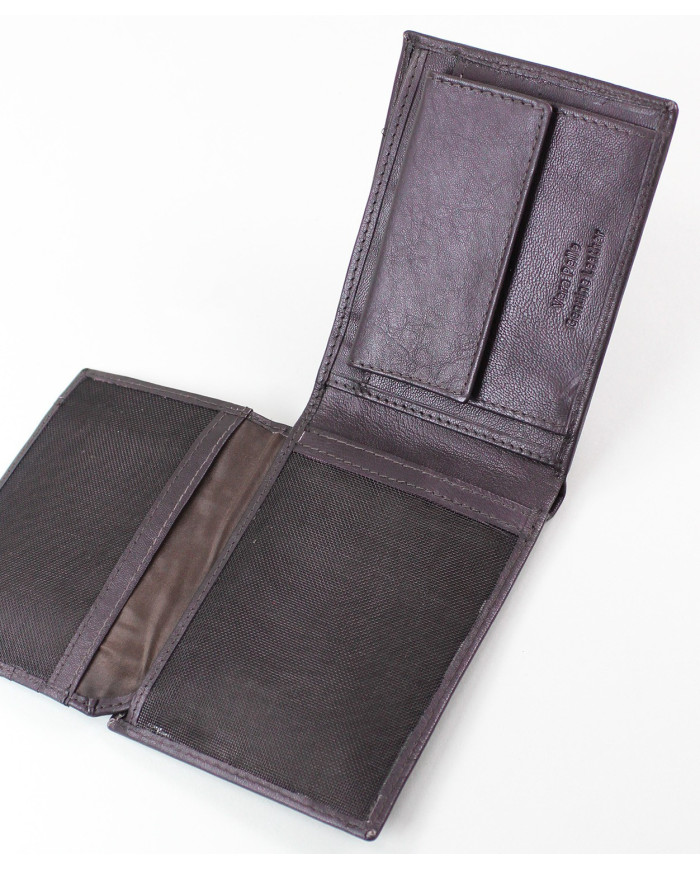 Brown Wallet in Pele