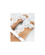 Ladies White Sandals with Apertar Strip