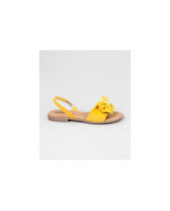 Yellow sandals of Senhora Ginova with lace