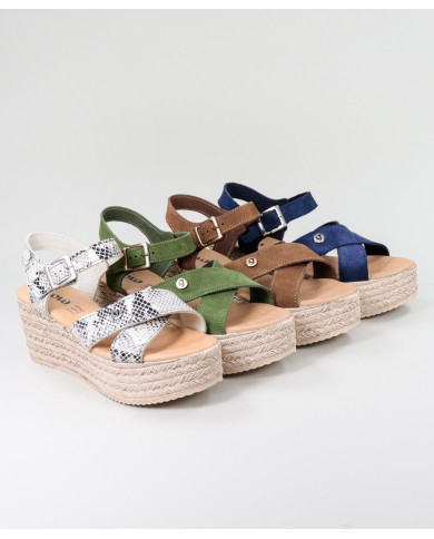 Sandals by Senhora Ginova de Tiras Cruzadas