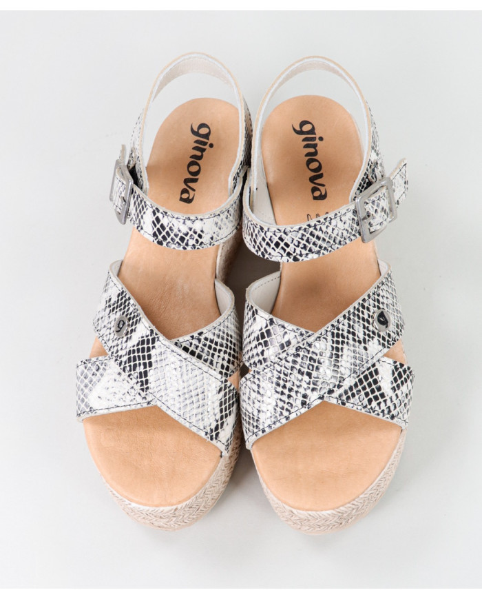 Lady Ginova Standard Sandals of Cross Strips