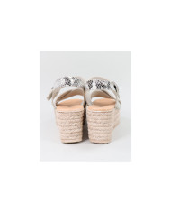 Lady Ginova Standard Sandals of Cross Strips