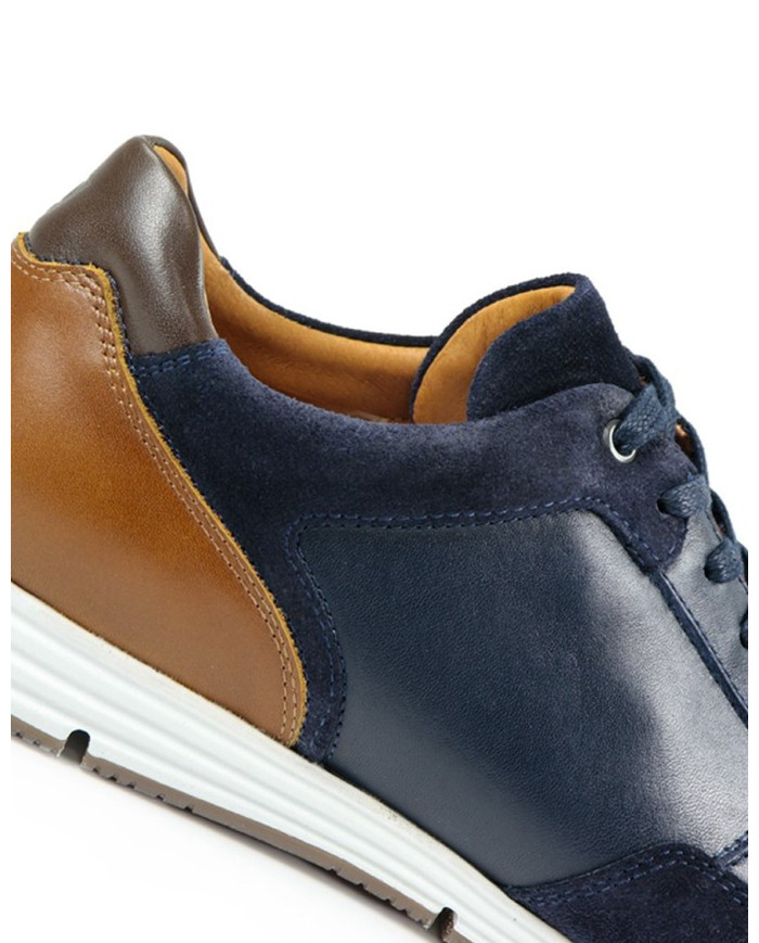 Blue Man Trainers with Details in Camurça Ginova