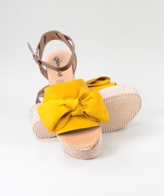 Sandálias Amarelas de Senhora em Cunha com Laço
