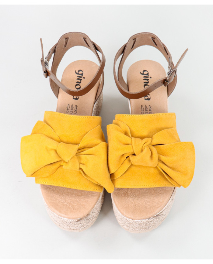 Yellow Lady Sandals in Cunha with Lace