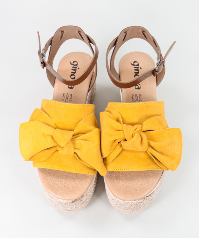 Sandálias Amarelas de Senhora em Cunha com Laço