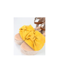 Yellow Lady Sandals in Cunha with Lace