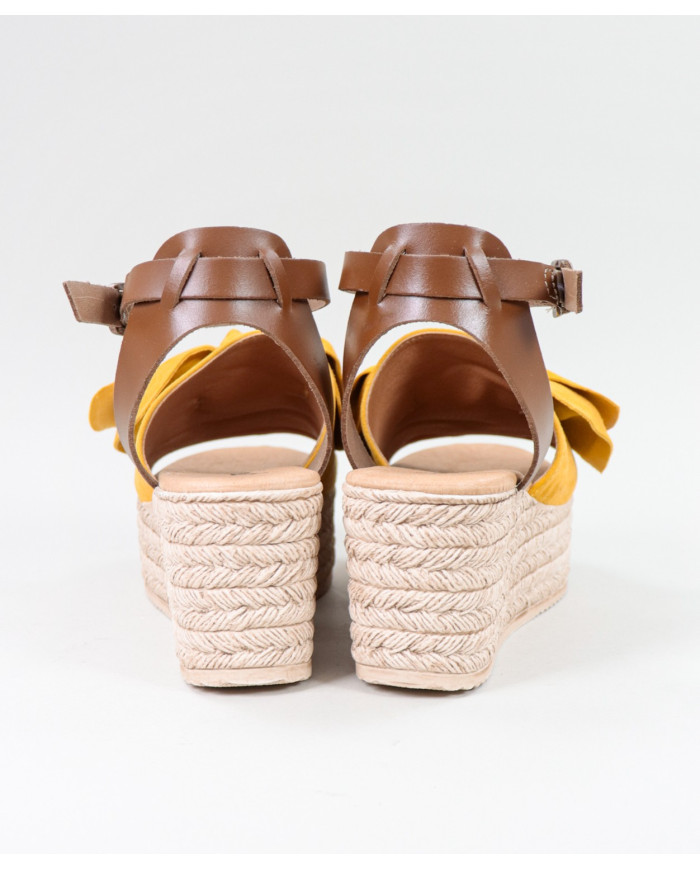 Yellow Lady Sandals in Cunha with Lace