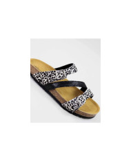 Chinelos com Tiras Leopardo de Senhora Ginova