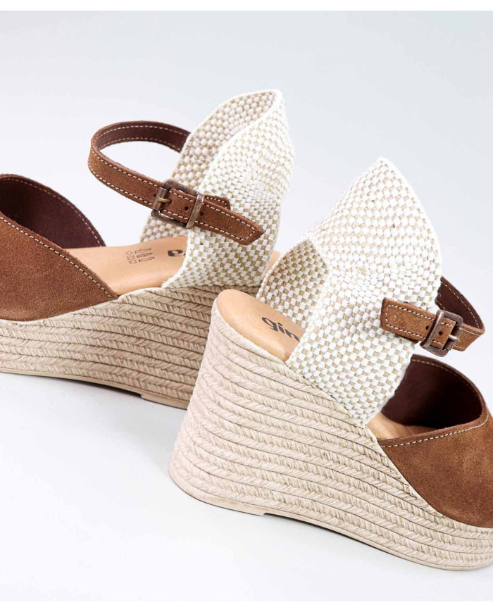 Cunha Sandals with Front Opening Lady Ginova