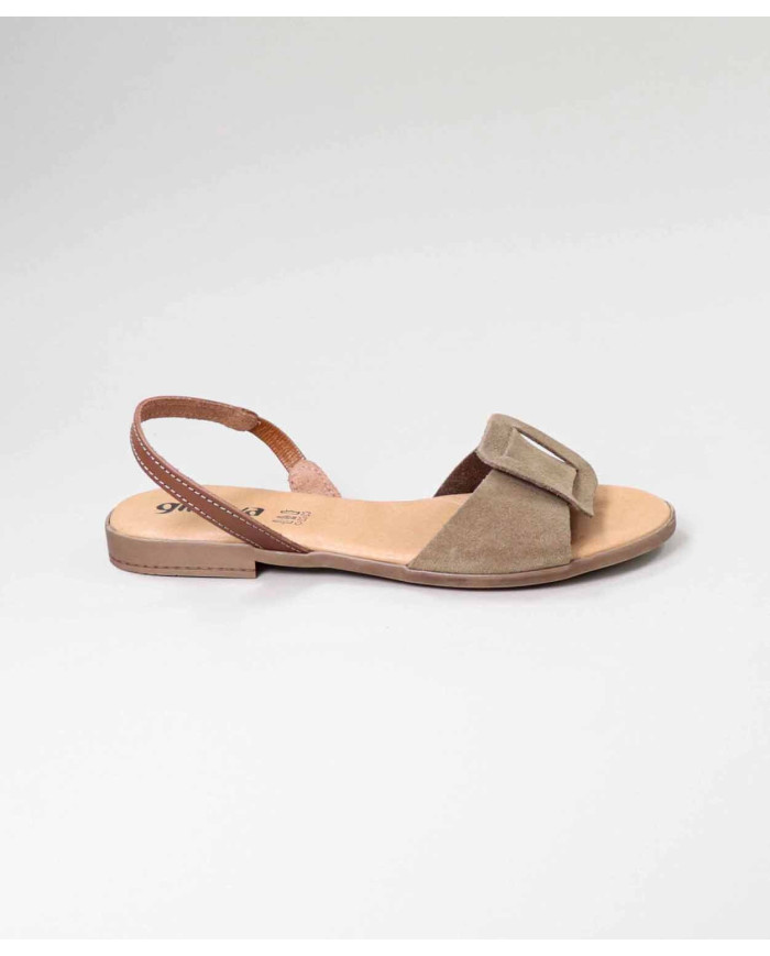 Sandalias Rasa con cama supletoria de Madame Ginova