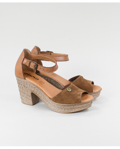 Camel de Senhora Ginova Sandals Closed Back