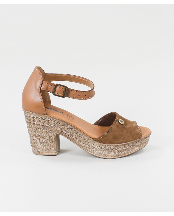 Camel de Senhora Ginova Sandals Closed Back