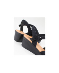 Lady Ginova Sandals with Adjustable Strip