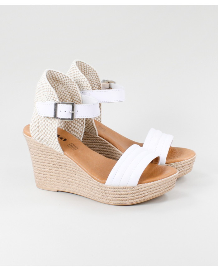 Lady Ginova Sandals with Buckle