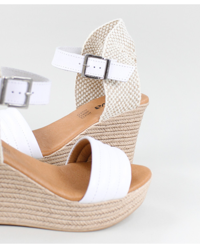 Lady Ginova Sandals with Buckle