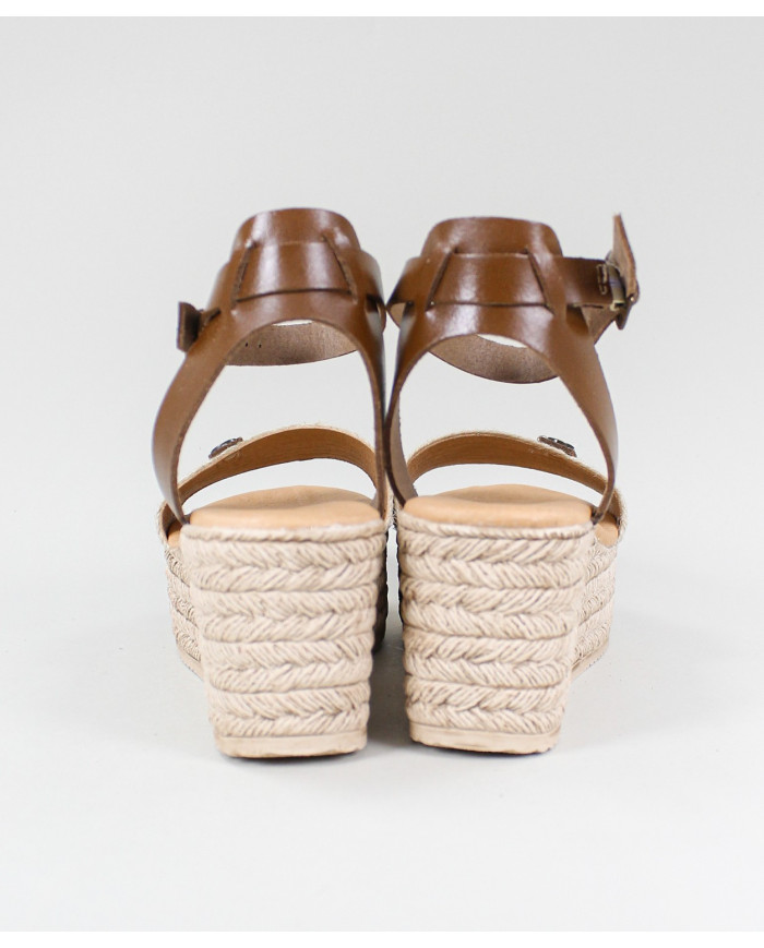 Sandals by Senhora Ginova with Strip in Esparto