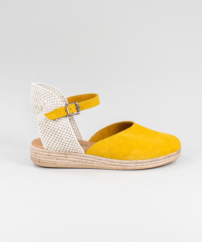 Sandálias Amarelas de Senhora Ginova Fechadas à Frente