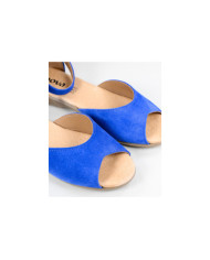 Sandals by Senhora Ginova in Camurça