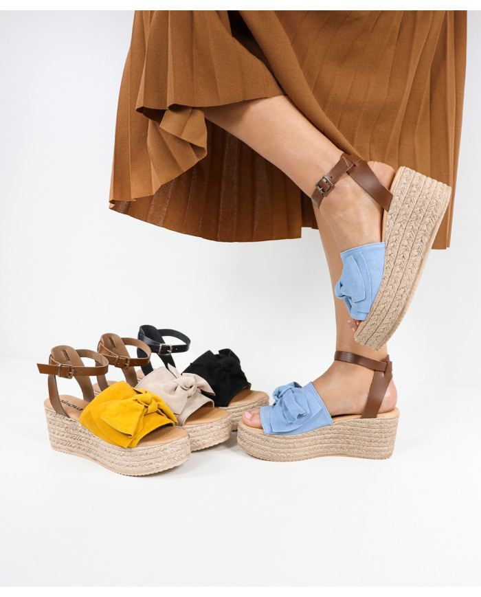 Ladies Sandals in Cunha with Lace