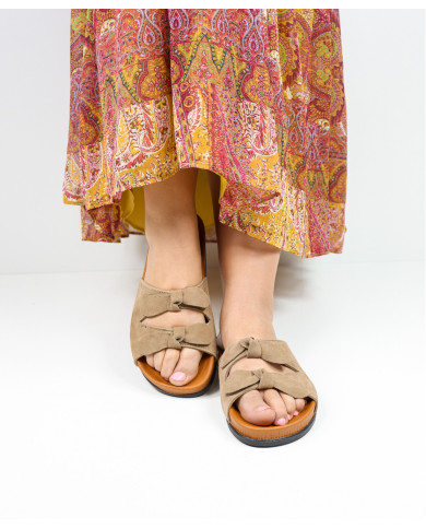 Chinelos de Senhora Ginova com Laços