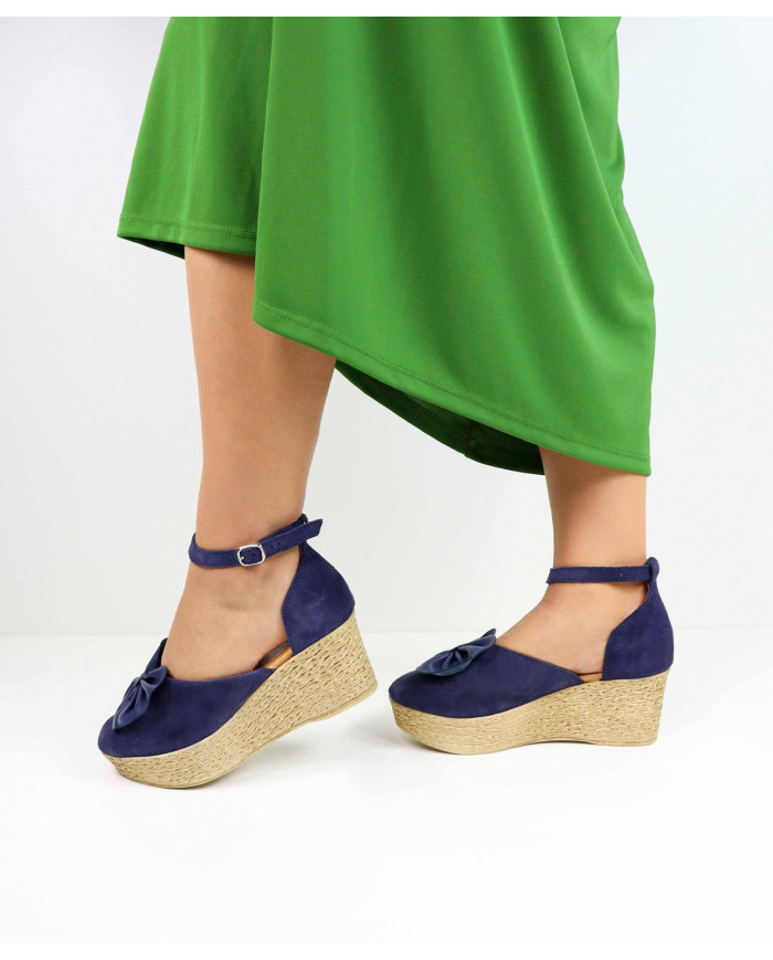 Sandals by Senhora Ginova with Laço