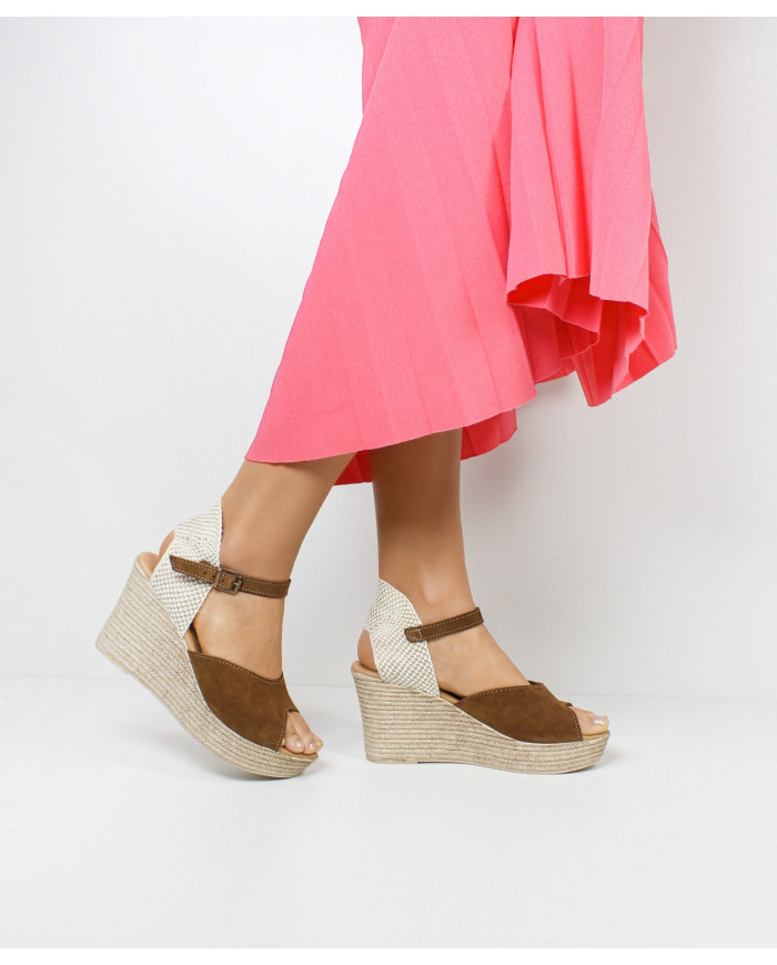 Cunha Sandals with Front Opening Lady Ginova