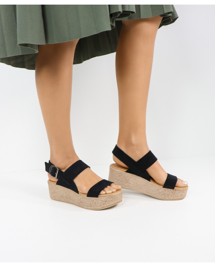 Sandals by Senhora Ginova de Tiras Suaves