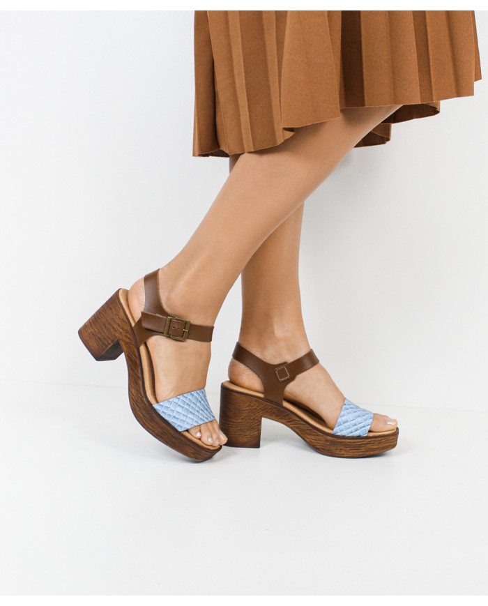 Sandals by Senhora Ginova with Tira Decorated