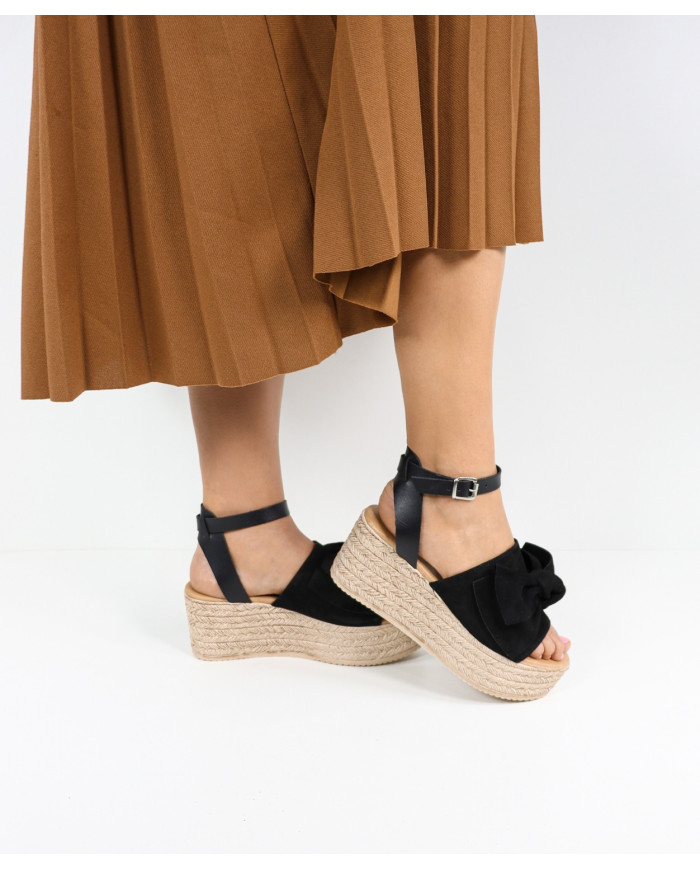 Ladies Sandals in Cunha with Lace